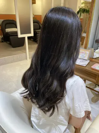 ロング カラー ヘアアレンジ 山﨑 まなかのヘアスタイル