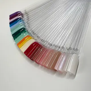 ネイル 弘岡 有紀のネイルデザイン