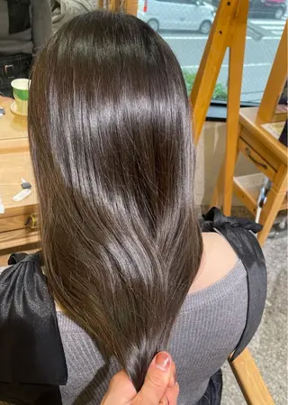 ロング カラー TIGRE tenjin所属・kanon/レイヤー / 透明感カラー🩶のヘアスタイル