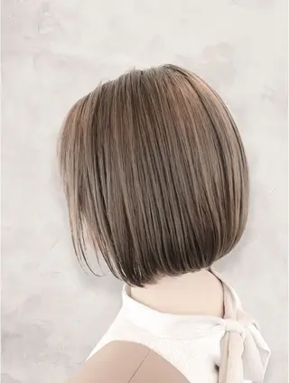 ショート カラー 加藤 いくみのヘアスタイル
