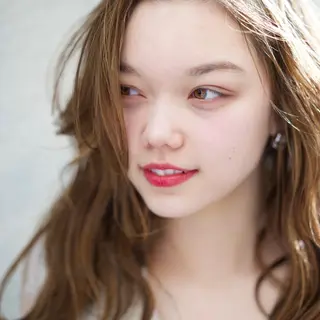 セミロング カラー カネコ ユカリのヘアスタイル