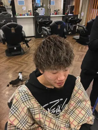 ショート パーマ メンズ 前田賢生 ご新規様はNGのヘアスタイル