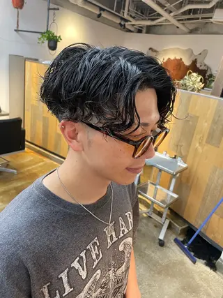 パーマ メンズ GOTODAYシェアサロン梅田店所属・まな カラー、メンズパーマのヘアスタイル