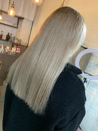 ロング カラー アブアイ所属・艶髪・酸性ストレート フリツのヘアスタイル