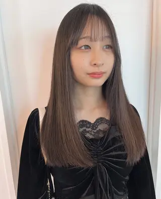 セミロング tomu/天神大名/ 透明感カラー🐧のヘアスタイル