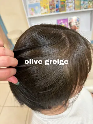 ショート カラー 伊藤 杏奈のヘアスタイル