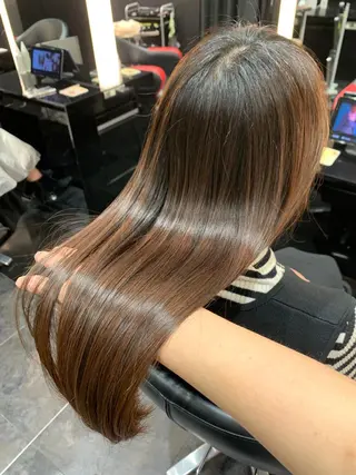 ロング 艶髪/白髪ぼかし ヘッドスパ/大野結菜のヘアスタイル