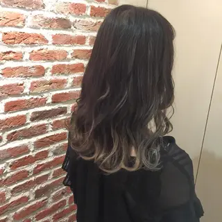 セミロング カラー ホワイト&レイヤーカ ットエクステ長畠俊輔のヘアスタイル