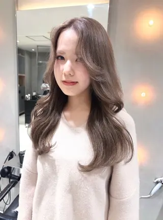 ロング カラー ワンホン/韓国ヘア 🤍amiのヘアスタイル