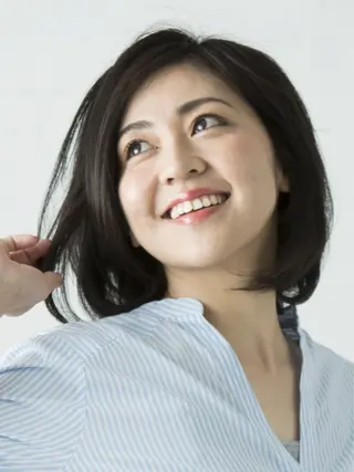 ミディアム 米倉 陽菜のヘアスタイル