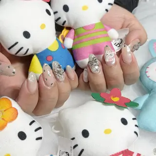 ネイル 𝓇𝒶𝓃𝒶𝓃 𝓃𝒶𝒾𝓁のネイルデザイン