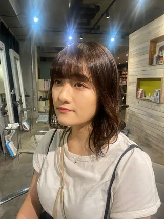 ミディアム NORA Journey所属・ブリーチカラー/ブロ ンドレイヤーカットのヘアスタイル