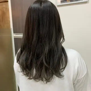 ロング カラー 平 ちひろのヘアスタイル