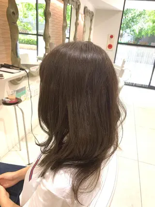 セミロング カラー 松吉 純平のヘアスタイル