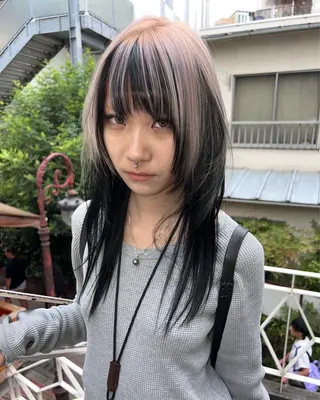 ロング AIRA/ブリーチ ‪/透明感カラーのヘアスタイル
