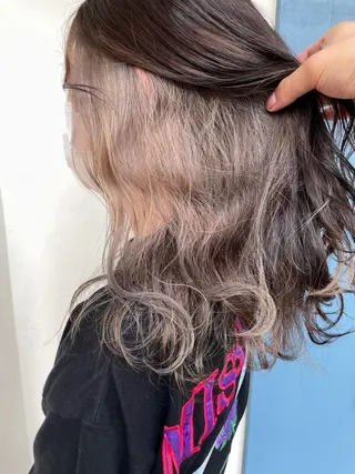 セミロング ブリーチ毛矯正.髪質 改善.髪にドラマをのヘアスタイル