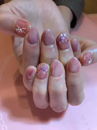 ネイル 古川 里美のネイルデザイン