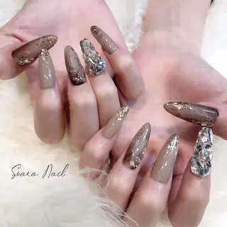 ネイル Salon Cleve所属・T. maoのネイルデザイン