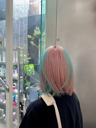 ショート カラー ケアブリーチ レイヤーカットのヘアスタイル