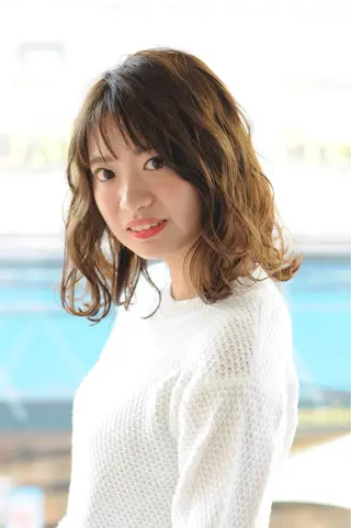 ミディアム カラー ere hair salonのヘアスタイル