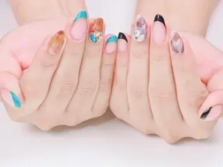 ネイル ネイル＆フラワーサロン〜Ri✦hiro〜鳥栖店所属・HIRATA RIEのネイルデザイン