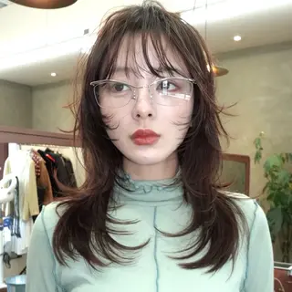 ミディアム カラー レイヤーカット ダブルカラーのヘアスタイル