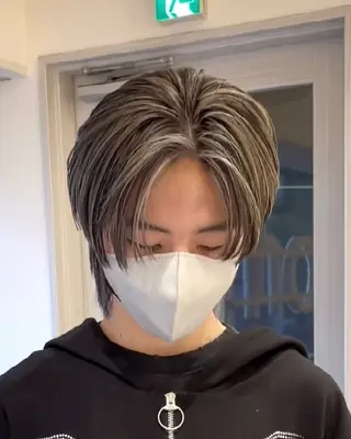 ミディアム メンズ メンズバレイヤージュ 🔥メンズカット🔥のヘアスタイル