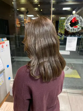 セミロング カラー ヘアアレンジ HAIRSALONLOOP所属・川上 麻梨阿のヘアスタイル