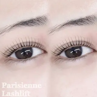 マツエク・マツパ share eyelashsalon所属・⠀MINAMI ⠀のマツエク・マツパデザイン
