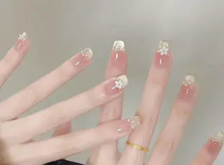 ネイル Queen NAIL SALON所属・林 かねいのネイルデザイン