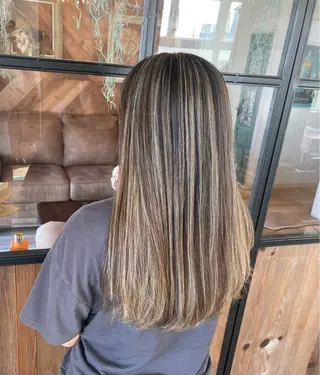 カラー LA BELLA所属・LA BELLA マリナのヘアスタイル