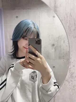 ミディアム カラー ホワイト&レイヤーカ ットエクステ長畠俊輔のヘアスタイル