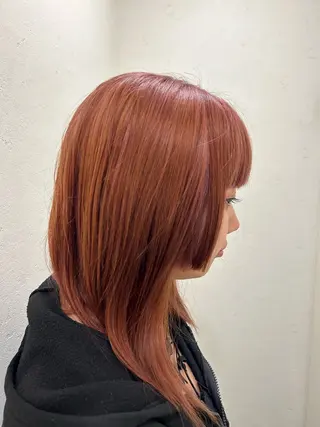 セミロング ブルー所属・岩野 有紗のヘアスタイル