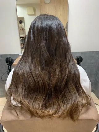 ロング カラー 赤坂 有季のヘアスタイル