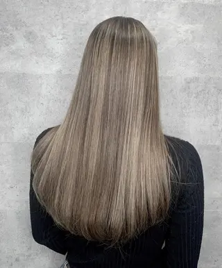 ロング _WHITE 天神店のヘアスタイル