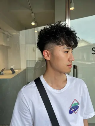 ショート パーマ メンズ 樋野 亮のヘアスタイル