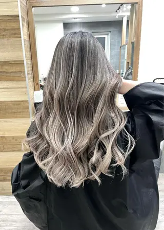 ロング gisele所属・小山 一之のヘアスタイル