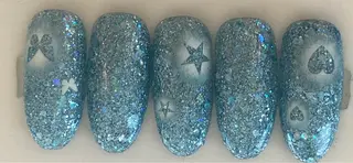 ネイル U·Mi nail salon所属・U·MI 長さ出し専門店のネイルデザイン
