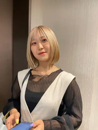 ショート ボブ/ハイトーン YUIのヘアスタイル