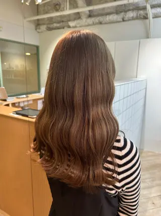 ロング カラー ベージュ/ダブルカラ ー/新潟駅/青柳萌果のヘアスタイル
