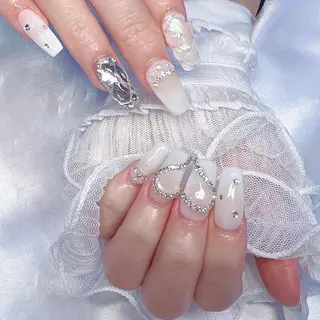 ネイル ちゅるんネイル🪄 耳ツボジュエリー🔗のネイルデザイン