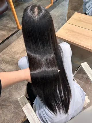 ロング EMANONアザレア梅田所属・堤 麻衣子のヘアスタイル