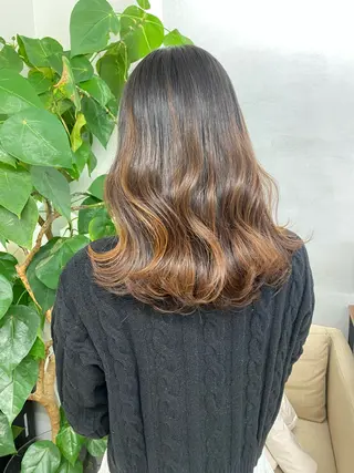 ミディアム カラー Sopi所属・JESSI / Sopiのヘアスタイル