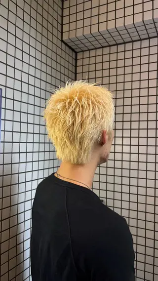 ショート カラー FRANK’S BARBE(E)R THE STAND所属・sugo annaのヘアスタイル