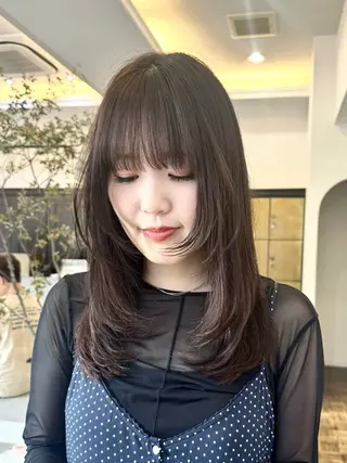 セミロング オオタ ユキのヘアスタイル