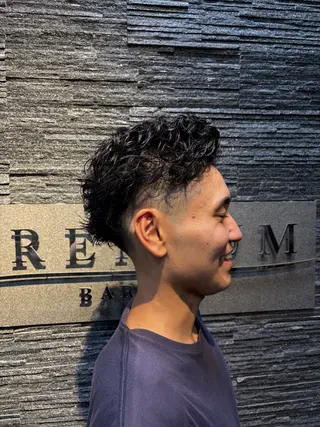 ショート パーマ ヒロ銀座　プレミアムバーバー目黒店所属・ほり たつみのヘアスタイル