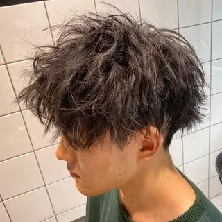 ショート パーマ メンズ 赤み消し🌿 透明感カラー🫧のヘアスタイル