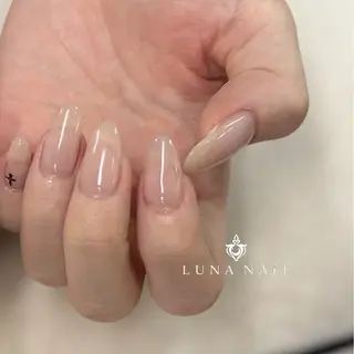 ネイル アトリエ　ミモザ所属・いまむら あかりのネイルデザイン