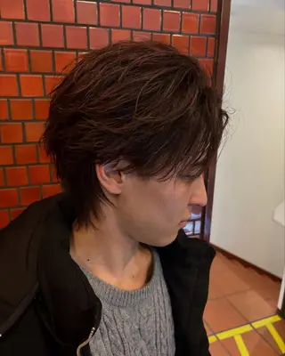 三ノ宮フェザーパーマ 蕃本 啓利のヘアスタイル