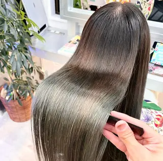 ロング カラー パーマ 透明感・ハイトーン・ 艶カラー/若林のヘアスタイル